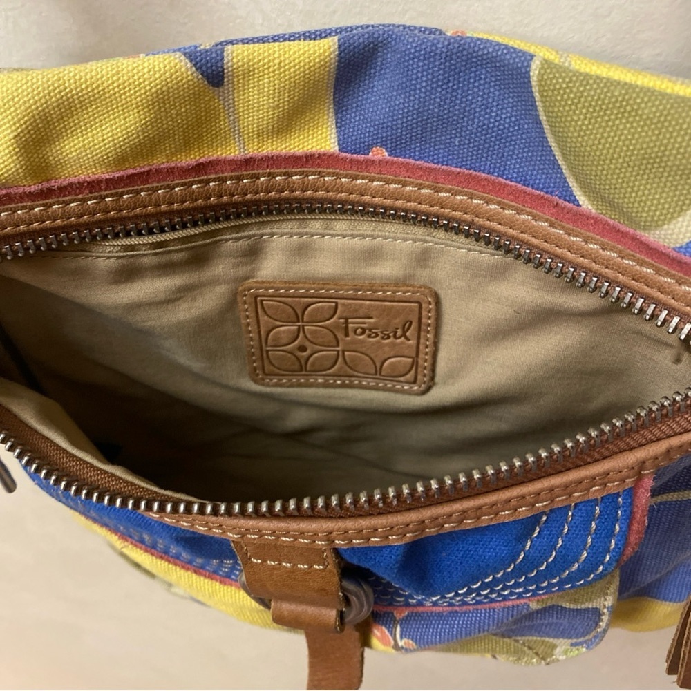 Fossil canvas crossbody - Picture 4 of 7